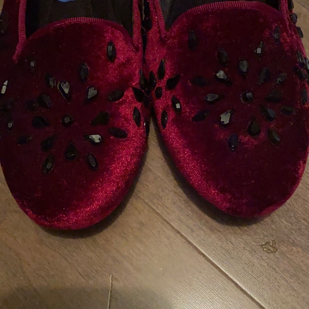 Red velvet drivers with black beaded detail